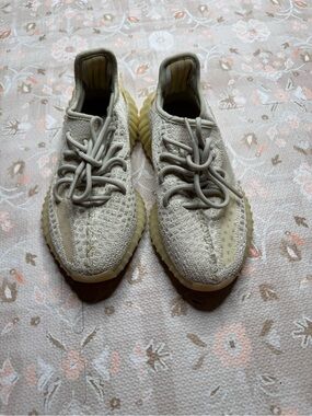 Yeezy Boost 350 V2 Cream & Light Yellow Sneakers